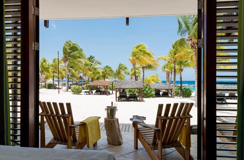LionsDive Beach Resort